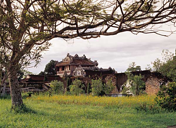 Hue, the last emperor city of Viet Nam (Viet Nam, May 2001)